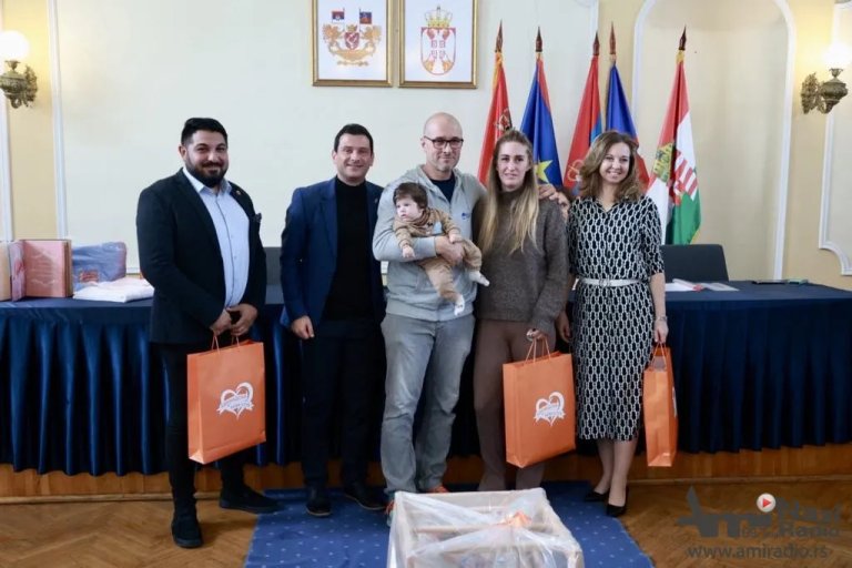 Upriličena dodela bebi-paketa roditeljima dece rođene u julu, avgustu i septembru