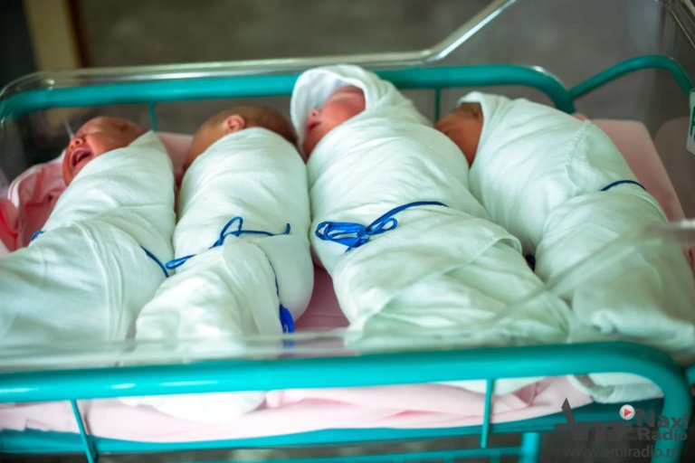 Radosne vesti: Rođeni četiri dečaka i tri devojčice