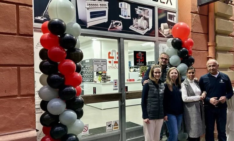 U centru Kikinde otvoren salon bele tehnike „Stradus“
