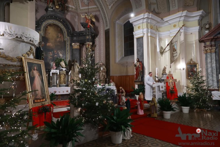 Danas se obeležava Božić po gregorijanskom kalendaru