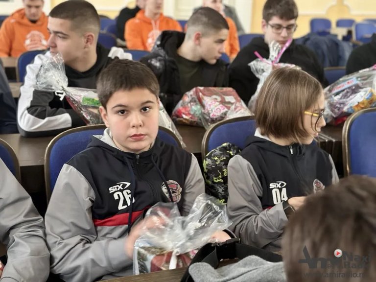 Nastavak saradnje sa KK „Centar“ iz Kosovske Mitrovice: Prijem za mlade košarkaše i košarkašice u Gradskoj kući