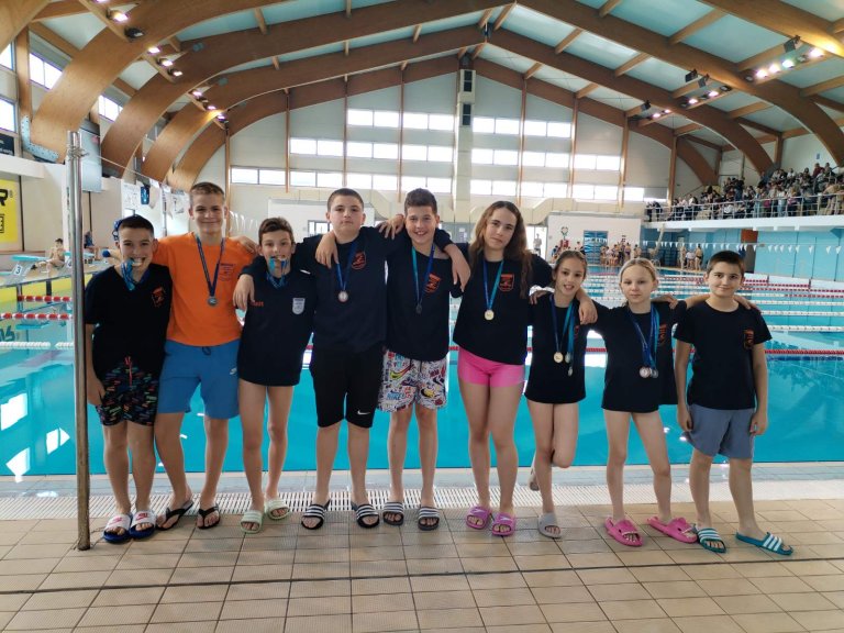 Plivači „Velike Kikinde“ osvojili 17 medalja na Prolećnom kupu Subotice