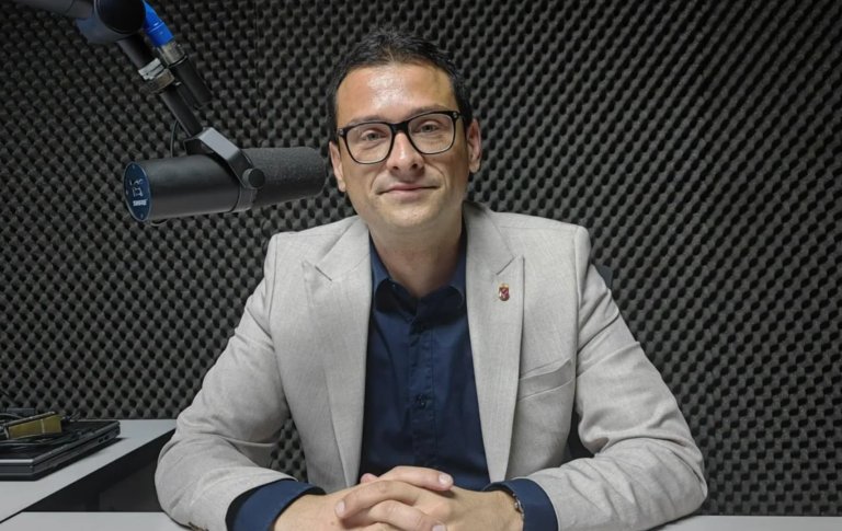 Gradonačelnik o konkursima za studentske stipendije i za pomoć parovima u procesu vantelesne oplodnje