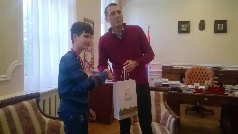STEFAN SREMČEV PONOS GRADA !!!