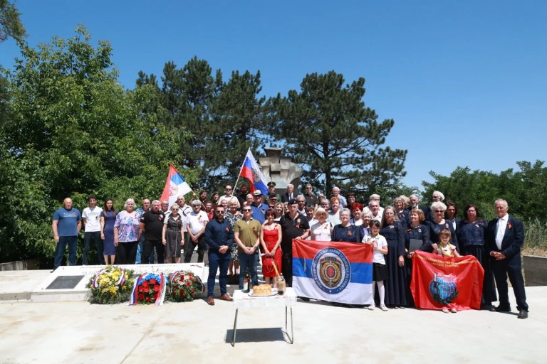 Dan sećanja i tuge obeležen komemorativnim skupom na Starom mokrinskom groblju