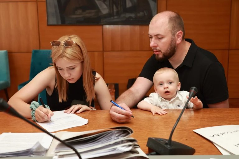 Deset mladih parova na teritoriji Kikinde dobilo ugovore za kupovinu kuće na selu