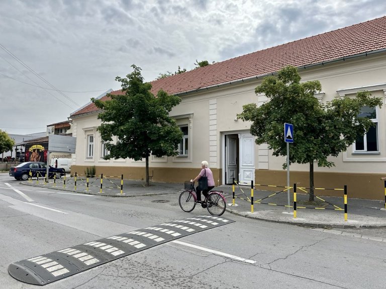 Obnovljena saobraćajna signalizacija u zoni OŠ „Feješ Klara“