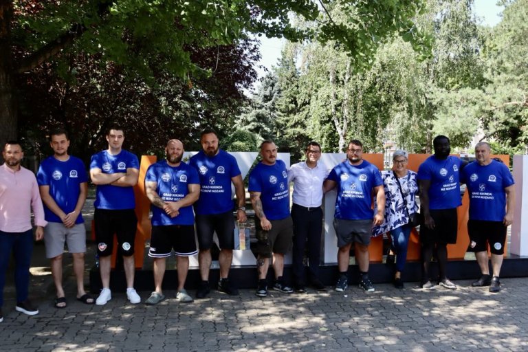 Snagatori na prijemu u Gradskoj kući pred večerašnji spektakl u Kozarcima
