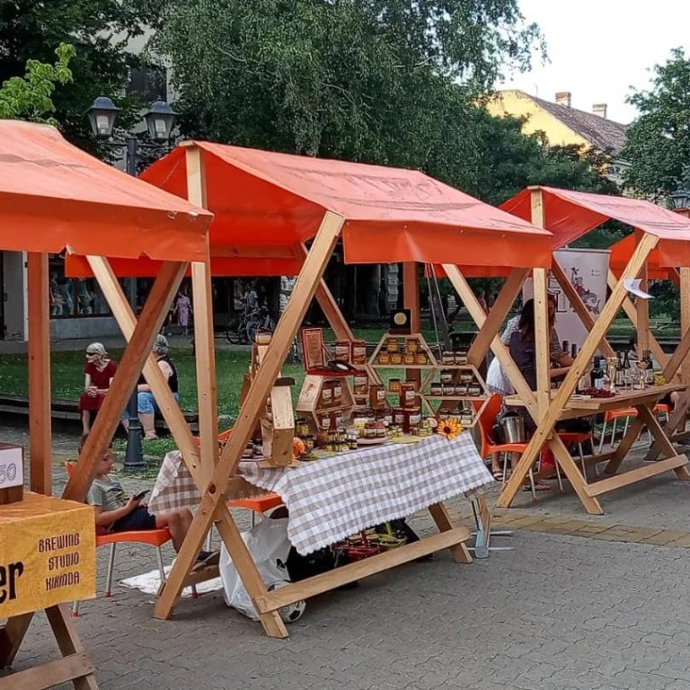 Avgustovski bazar u subotu na Trgu