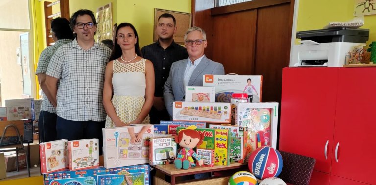 Kikindski Rotari klub obezbedio OŠ „Šesti oktobar“ neophodnu opremu