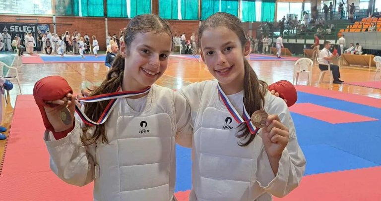 Karatisti „Feniksa“ osvojili 15 medalja na Kupu Vojvodine, Petar Stupar putuje na Balkansko prvenstvo