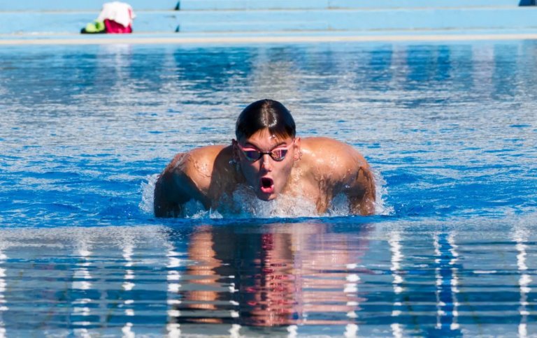 Aleksa Kockar trostruki šampion na mitingu „Zmaj 2025“: Kikinđani osvojili 5 medalja u Novom Sadu