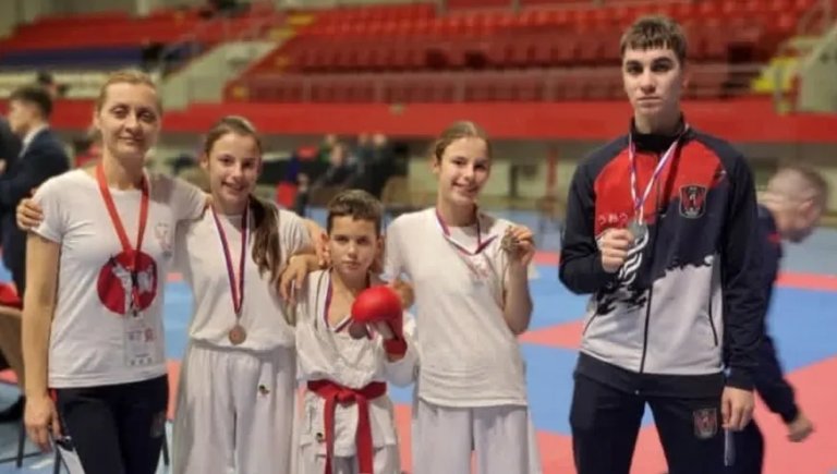 Karatisti „Feniksa“ osvojili 4 medalje na Super kupu u Novom Sadu