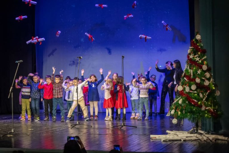 Novogodišnji koncert Muzičke škole održan u Pozorištu