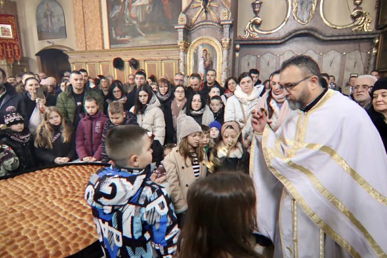 Danas slavimo Božić: Mir božji, Hristos se rodi