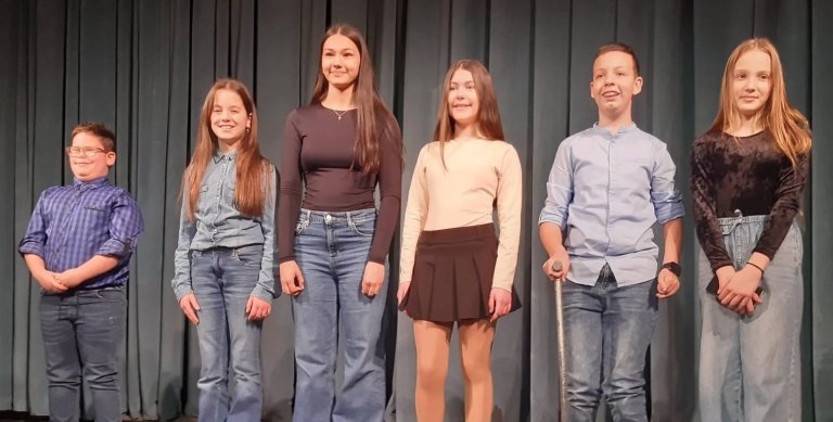 Na Zonsku smotru recitatora u Čoki plasiralo se 18 učenika