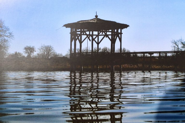 „Staro jezero nekad i sad“: Otvorena izložba fotografija kikindskih osnovaca povodom Svetskog dana voda