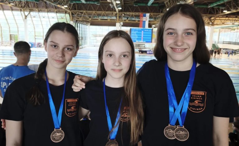 Kikindske plivačice osvojile četiri medalje u Novom Sadu