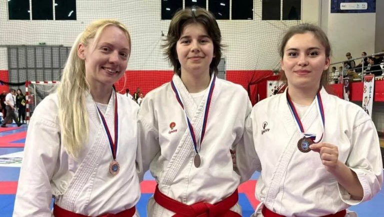 Karatisti „Feniksa“ nezaustavljivi: Osvojeno 8 medalja na Kupu Srbije