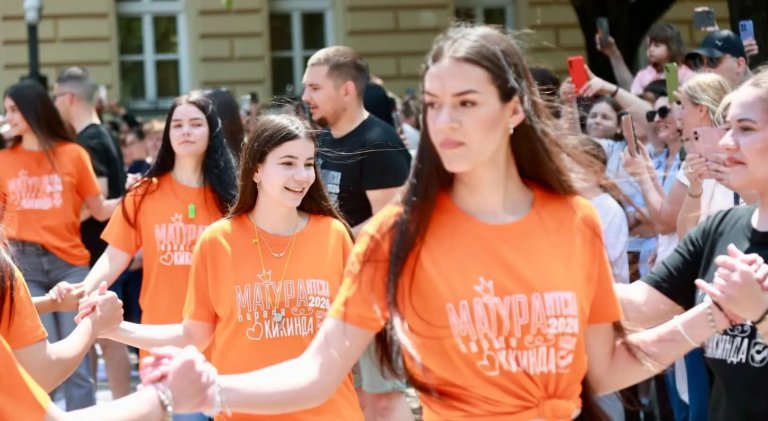 Maturantski ples 19. put u Kikindi: Mladost, lepota i pozitivna energija