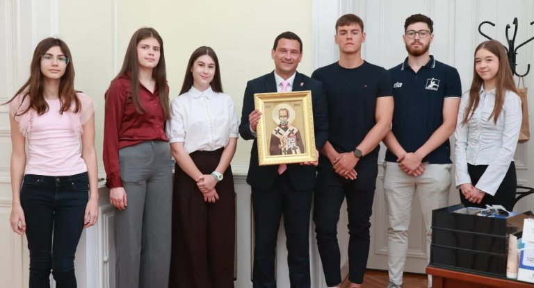 Svečano obeležen letnji Sveti Nikola: Kumovi slave mladi, uspešni Kikinđani
