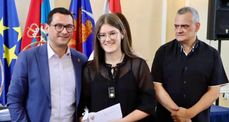 Prijem za najuspešnije: Đaci generacije, ponos svojih porodica, škola i grada