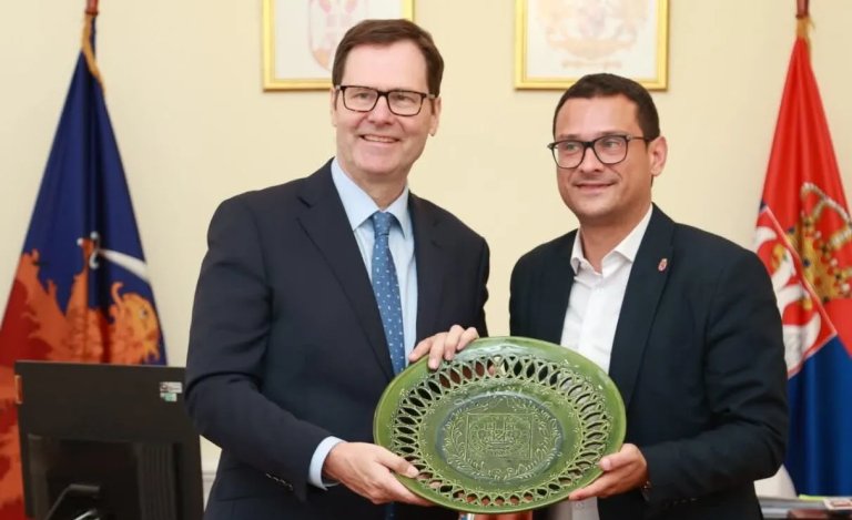 Ambasador Australije Piter Trasvel u Kikindi: Od sova utina do umetničke razmene i Centra „Tera“