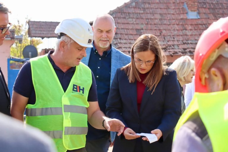 Ministarka Pavkov obišla radove na izgradnji fekalne kanalizacije u naselju Strelište