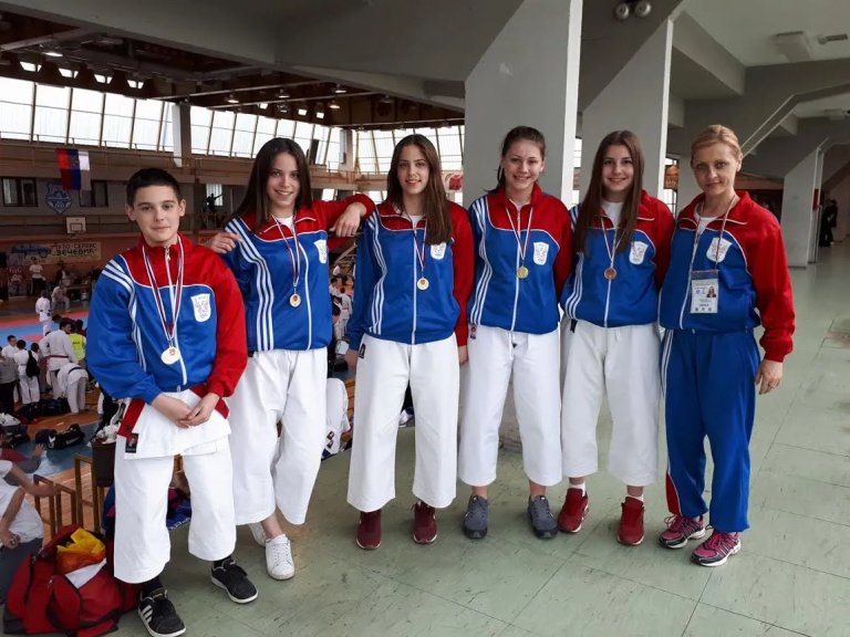 Karate klub Feniks doneo je medelje !