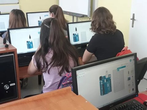 CSU održao radionice programiranja mBot robota i izradu/programiranje semafora