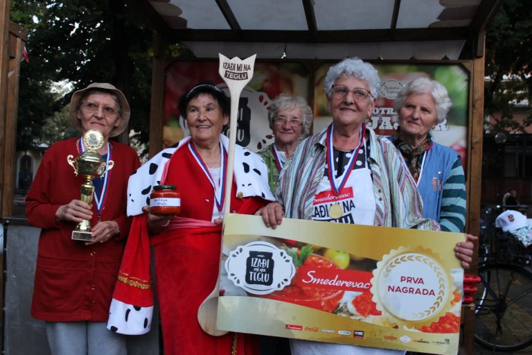 Ekipa „Sunčana jesen“ skuvala najbolji ajvar