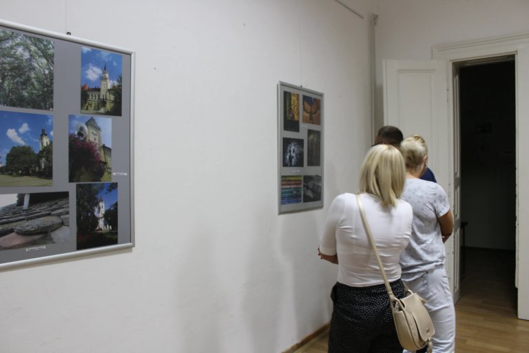 KCK: Otvorena izložba fotografija „Kikinda kroz objektiv“