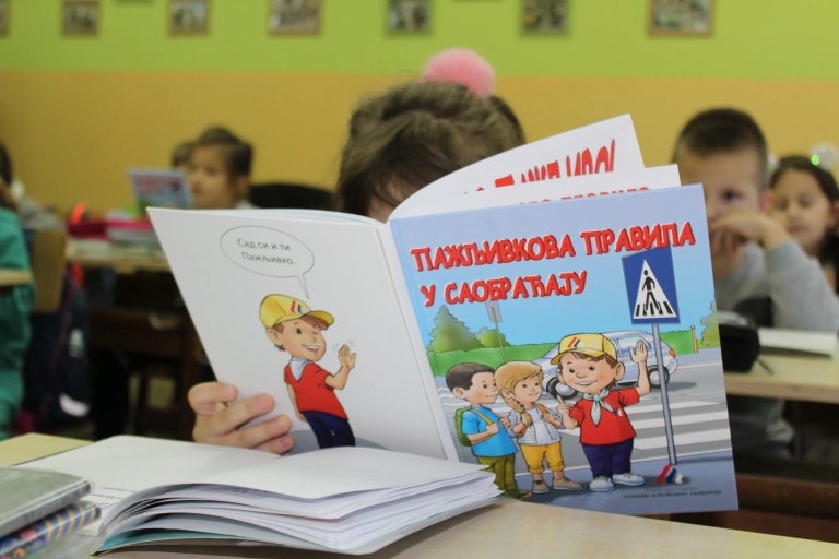 Sutra počinje škola, Agencija za bezbednost saobraćaja apeluje na vozače