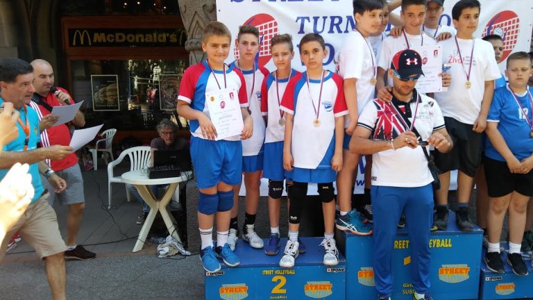 Mlađi Pioniri Muškog Odbojkaškog Kluba „Kikinda“ Osvojili Medalje