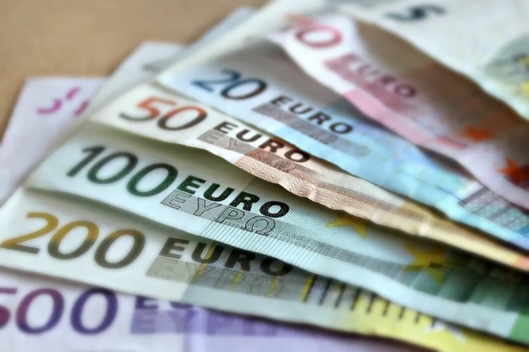 Dinar u ponedeljak na novom rekordu, odlična prilika za kupovinu evra!