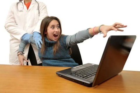 Kako prepoznati zavisnost od interneta i šta preduzeti
