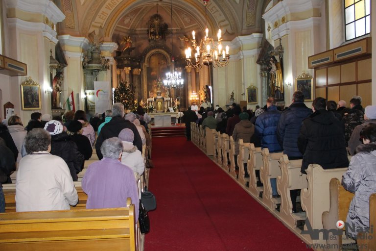 Danas se proslavlja Božić po gregorijanskom kalendaru
