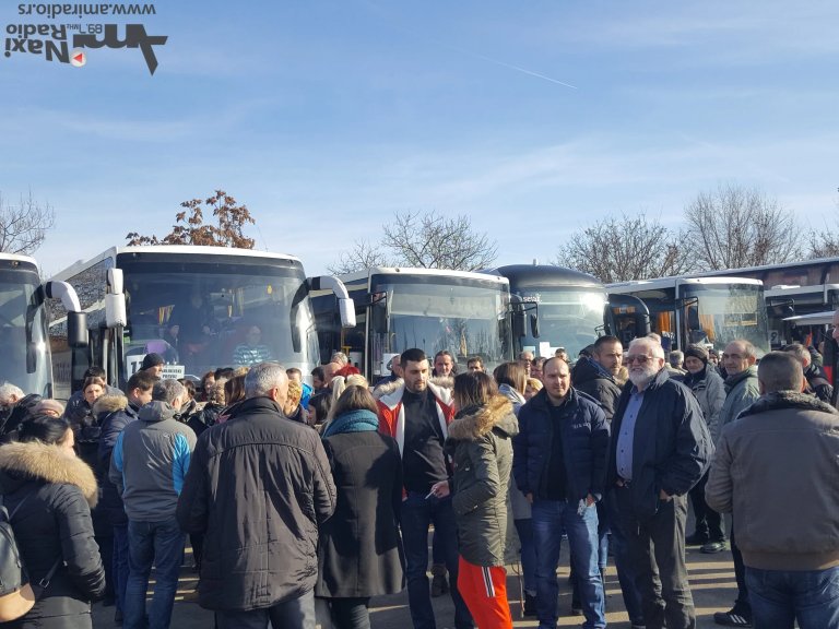 Oko hiljadu Kikinđana otputovalo u Beograd na doček Vladimira Putina