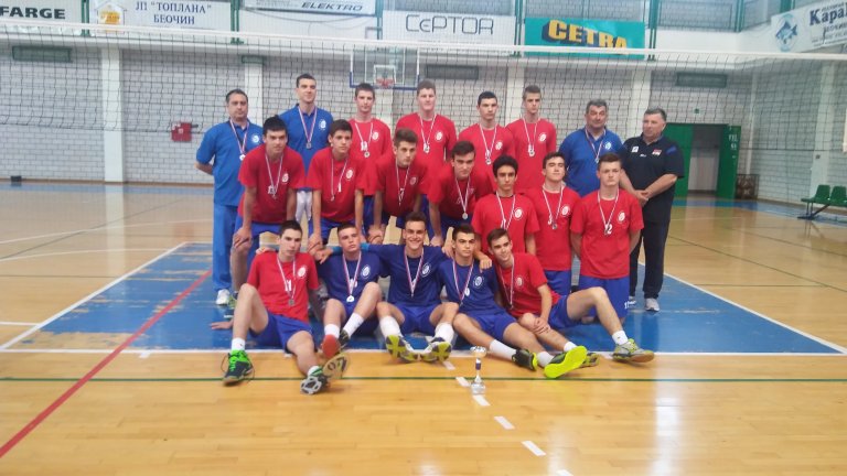 Odbojka: Trener i tri igrača MOK Kikinda u pionirskoj selekciji Vojvodine
