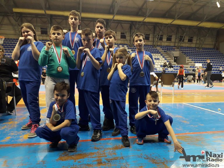 Savate: Osam medalja za iđošku „Arenu“