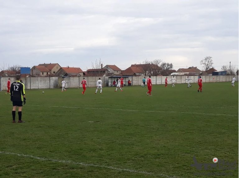 Fudbal: Komšijski derbi „Slobode“ i „Kozare“ bez golova, „Kikinda 1909“ ostvarila veliku pobedu