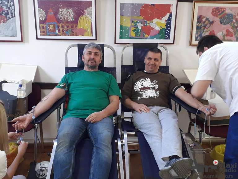 Osamdeset troje Kikinđana danas dalo krv