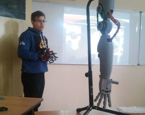 Vanja Miladinov osvojio prvo mesto na takmičenju „Fon Nojman“ u Mađarskoj