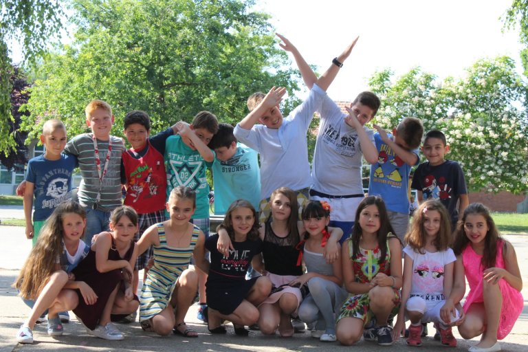Učenici IV/2 OŠ ,,Žarko Zrenjanin" priredili iznenađenje učiteljici za kraj školske godine