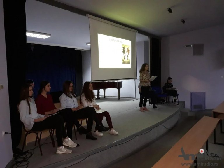 Polaznice RCT „Dušan Vasiljev“ održale javni čas iz psihologije