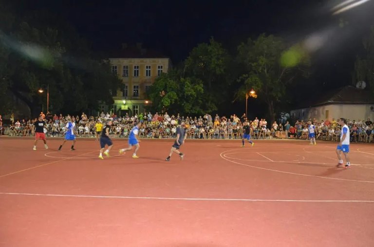 Večeras finale Noćnog turnira u malom fudbalu