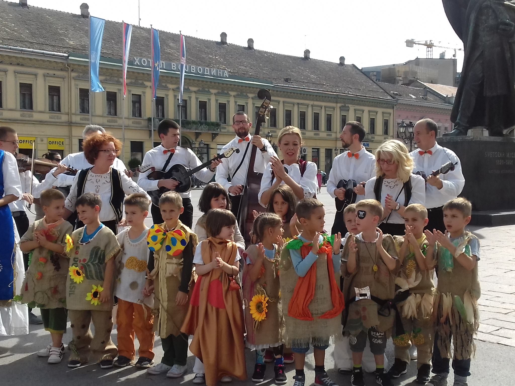 Mališani pozvali i Novosađane na „Dane ludaje“