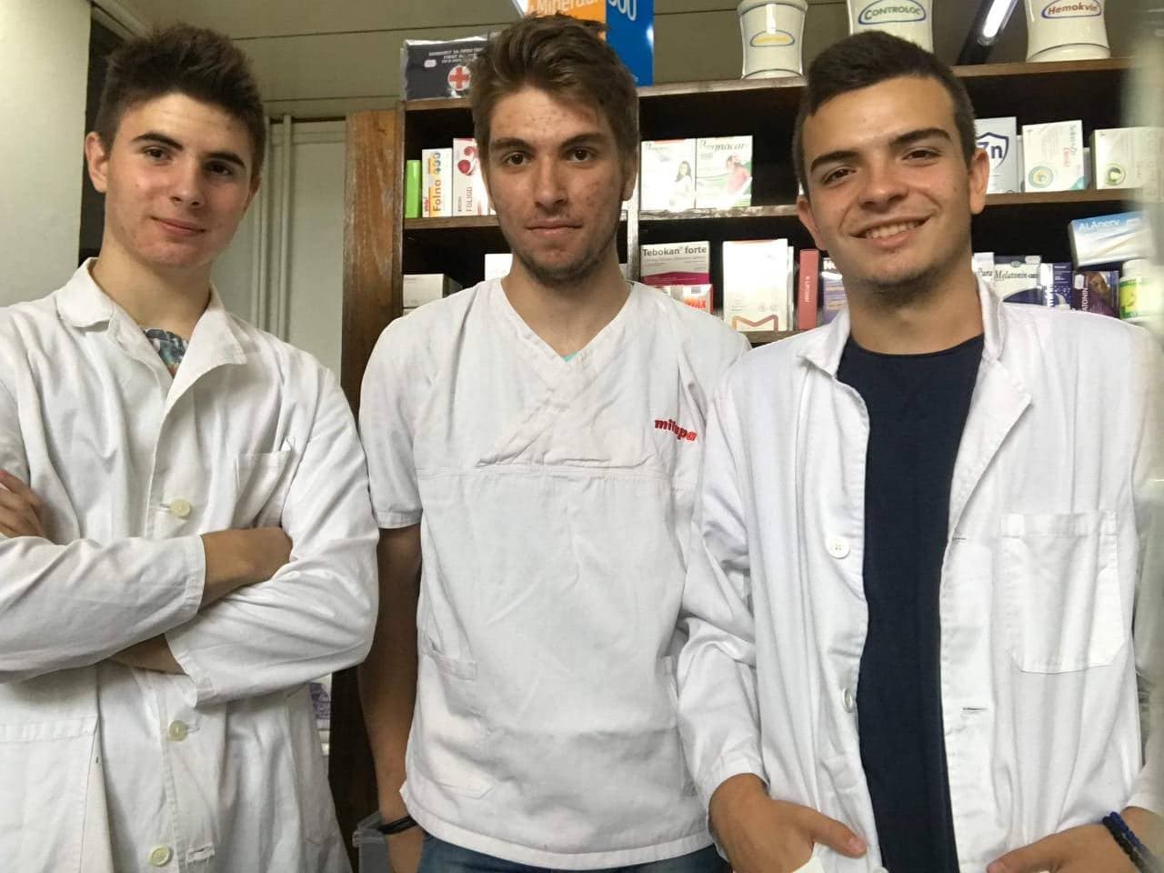 Budući farmaceutski tehničari na stručnoj praksi u Apoteci „Cvejić“