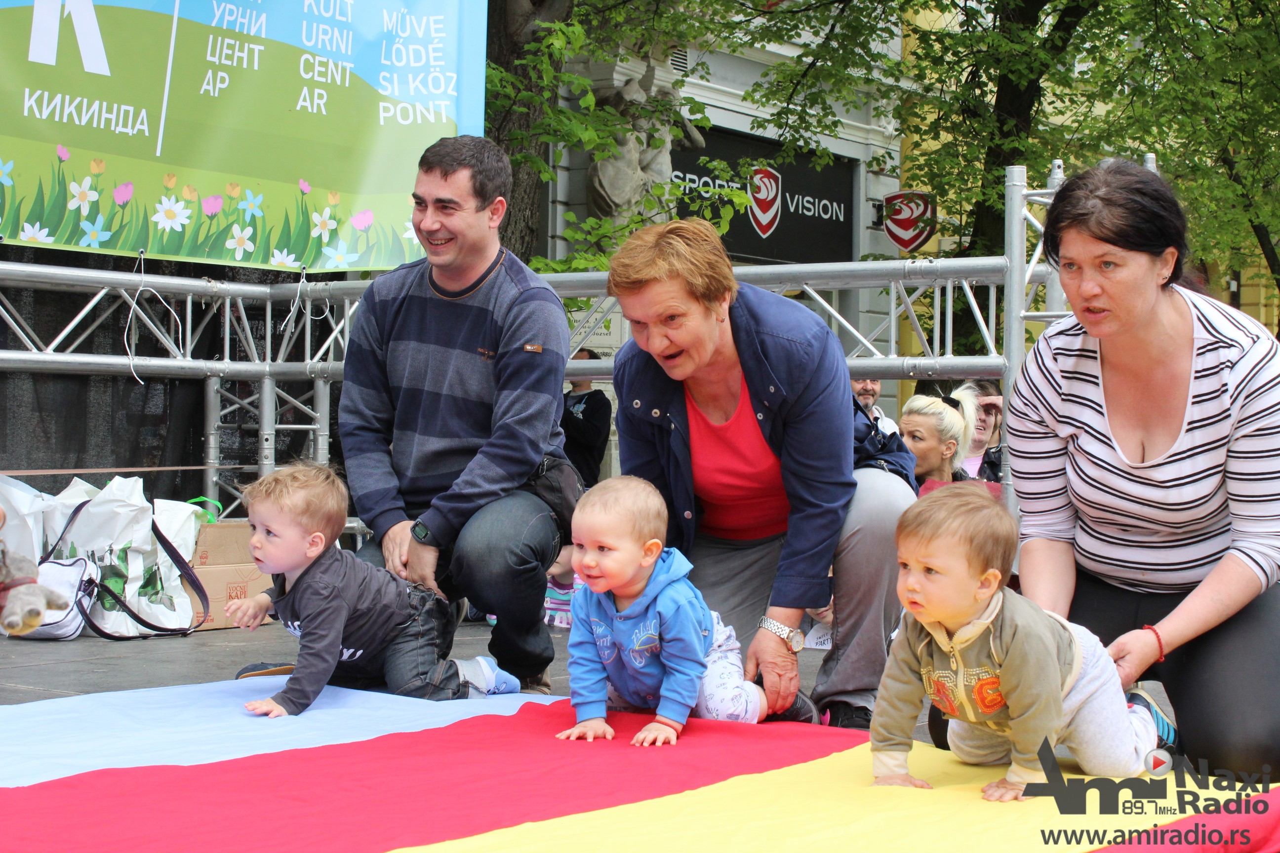 U toku prijavljivanje beba za takmičenje u brzom puzanju