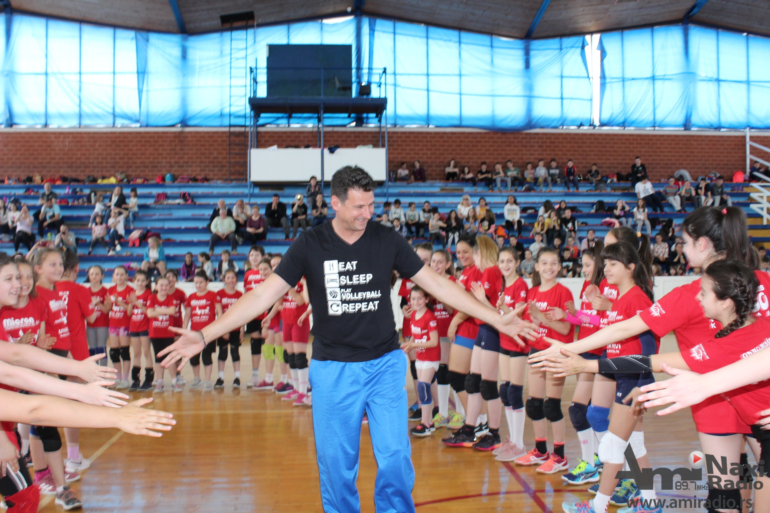 Legendarni Vanja Grbić održao javni čas odbojke u Kikindi